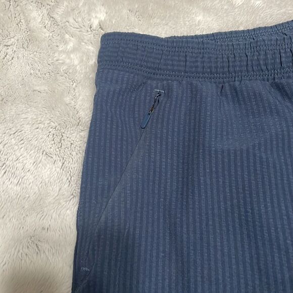 Mens 6” Shorts    - Picture 2 of 5